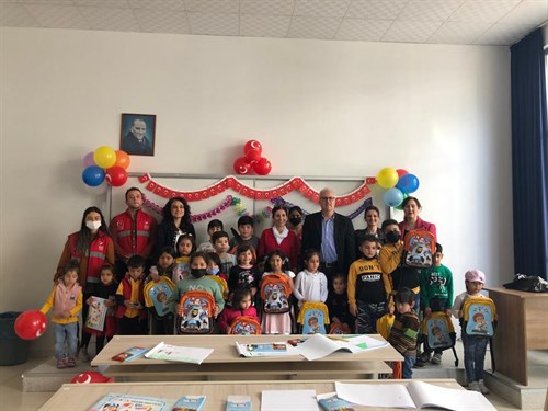 ÇOMÜ Eğitim Fakültesi Ziyaretinde 23 Nisan Çocuk Bayramı Kutlaması